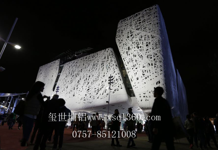墻鋁廠家與您關(guān)注米蘭世博會(huì)雄偉建筑